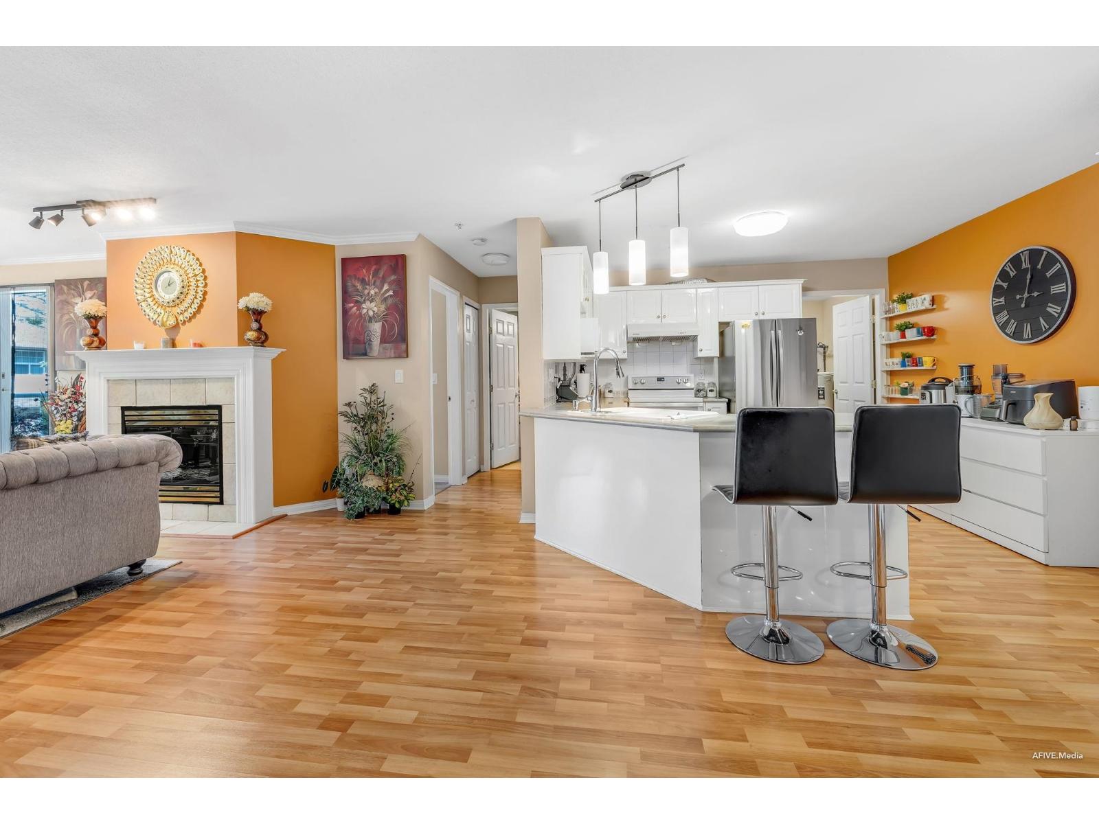 Photo 9 of 202 12125 75 A Avenue, Surrey BC