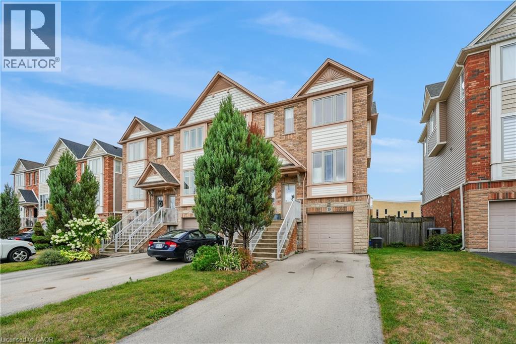 Photo 6 of 15 Hemlock Way, Grimsby ON