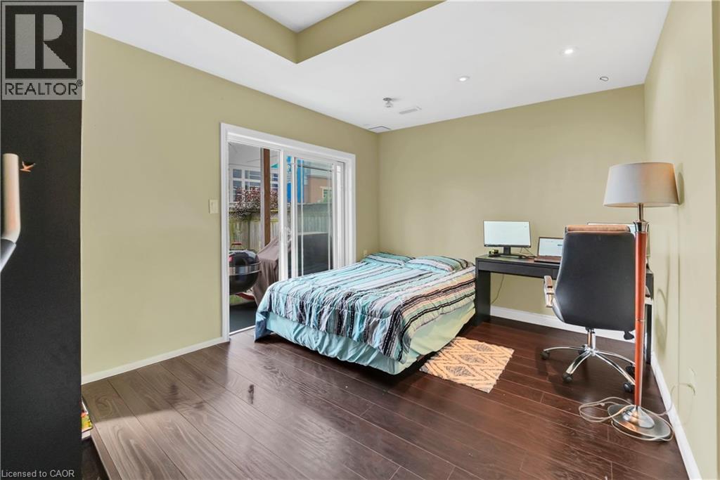 Photo 1 of 15 Hemlock Way, Grimsby ON
