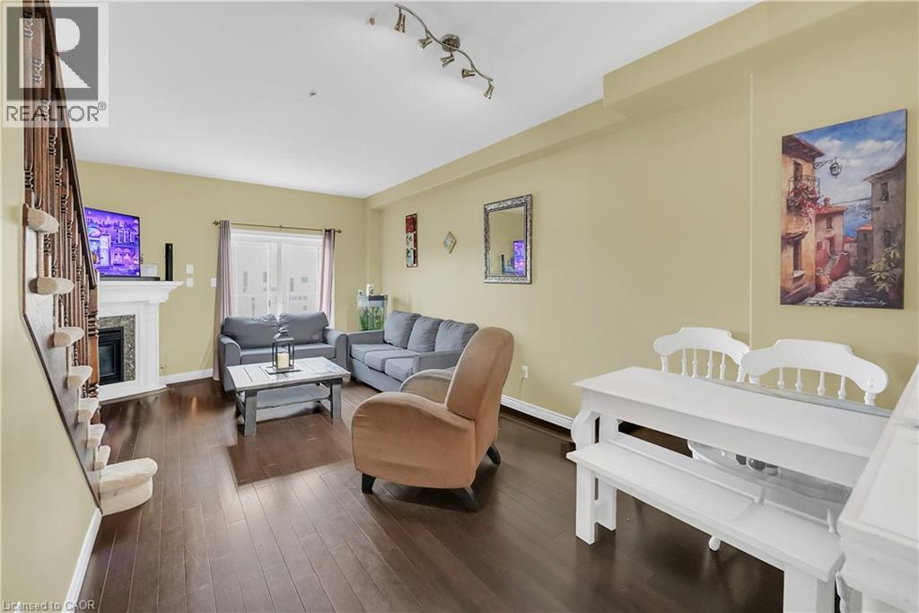 Photo 17 of 15 Hemlock Way, Grimsby ON