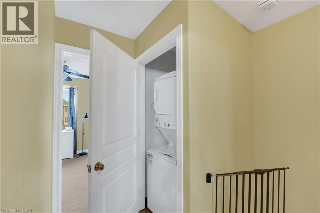 Photo 7 of 15 Hemlock Way, Grimsby ON