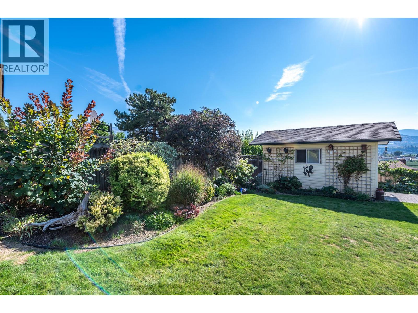 Photo 19 of 949 Panorama Crescent, Oliver BC