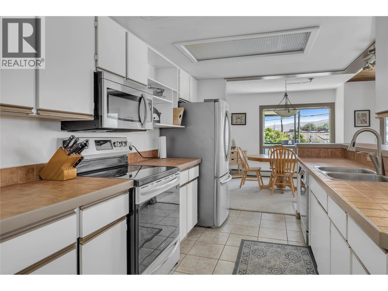 209 4340B Beach Avenue, Peachland