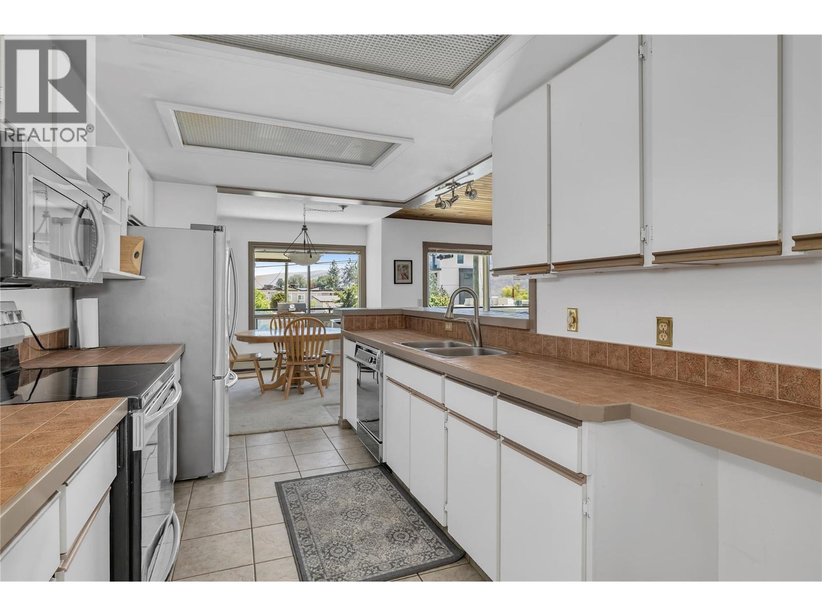 209 4340B Beach Avenue, Peachland