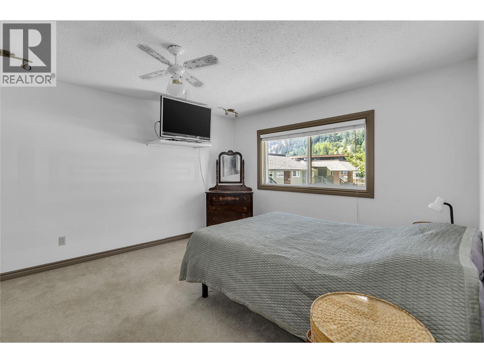 209 4340B Beach Avenue, Peachland