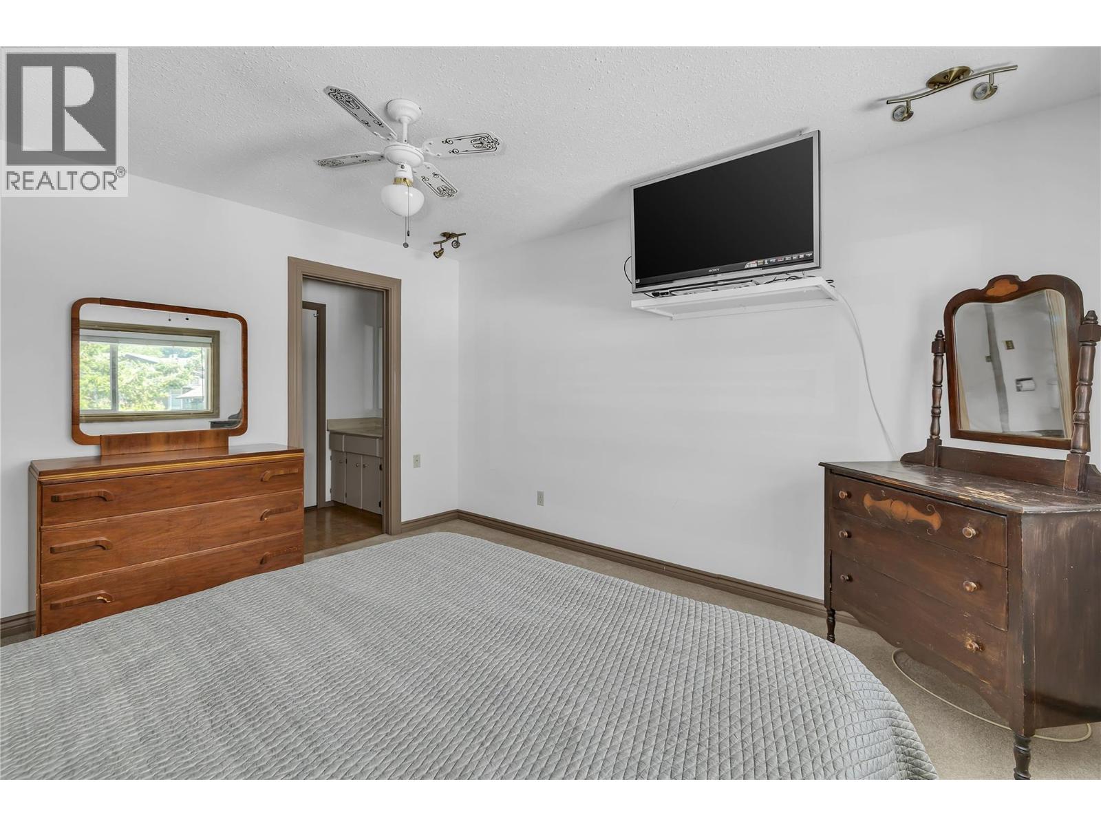 209 4340B Beach Avenue, Peachland