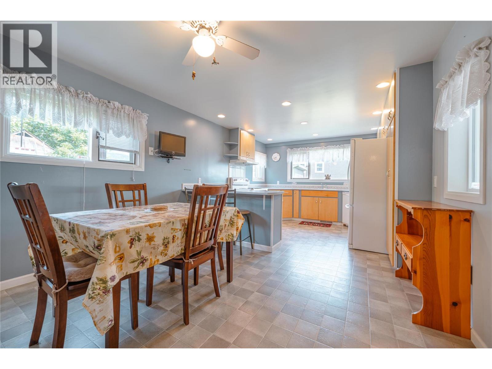 614 Railway Avenue, Revelstoke