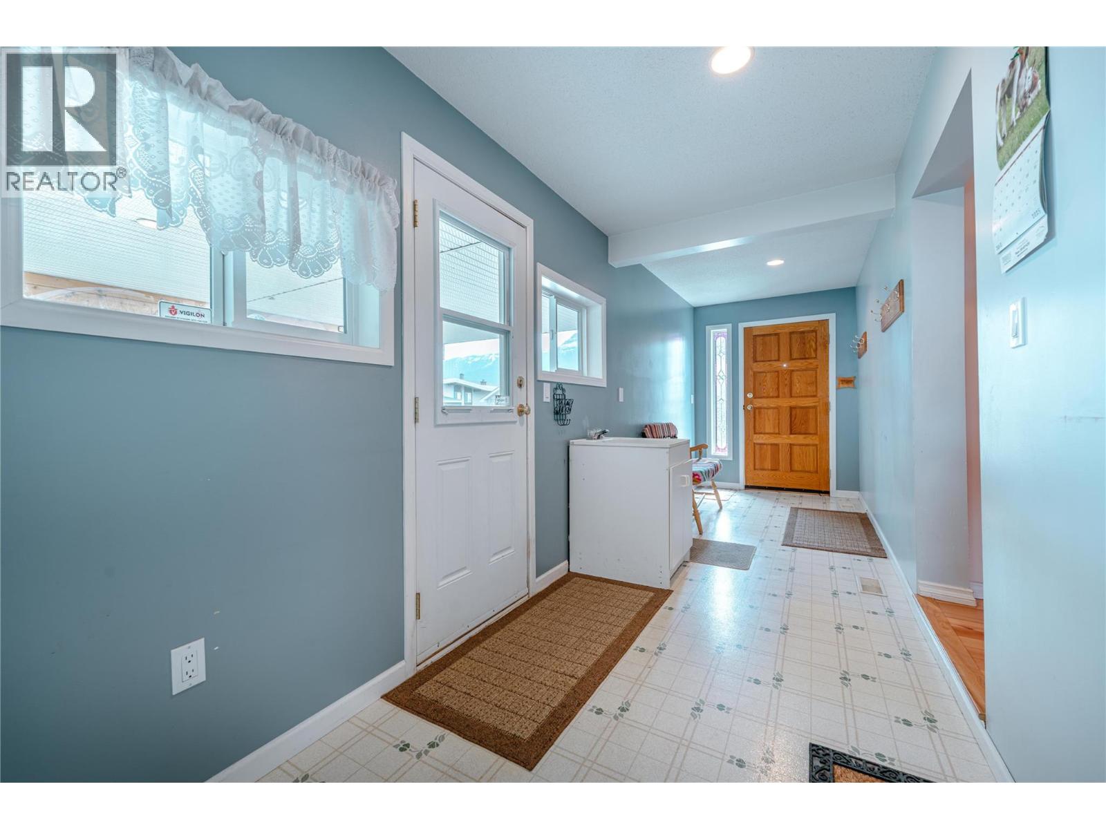 614 Railway Avenue, Revelstoke