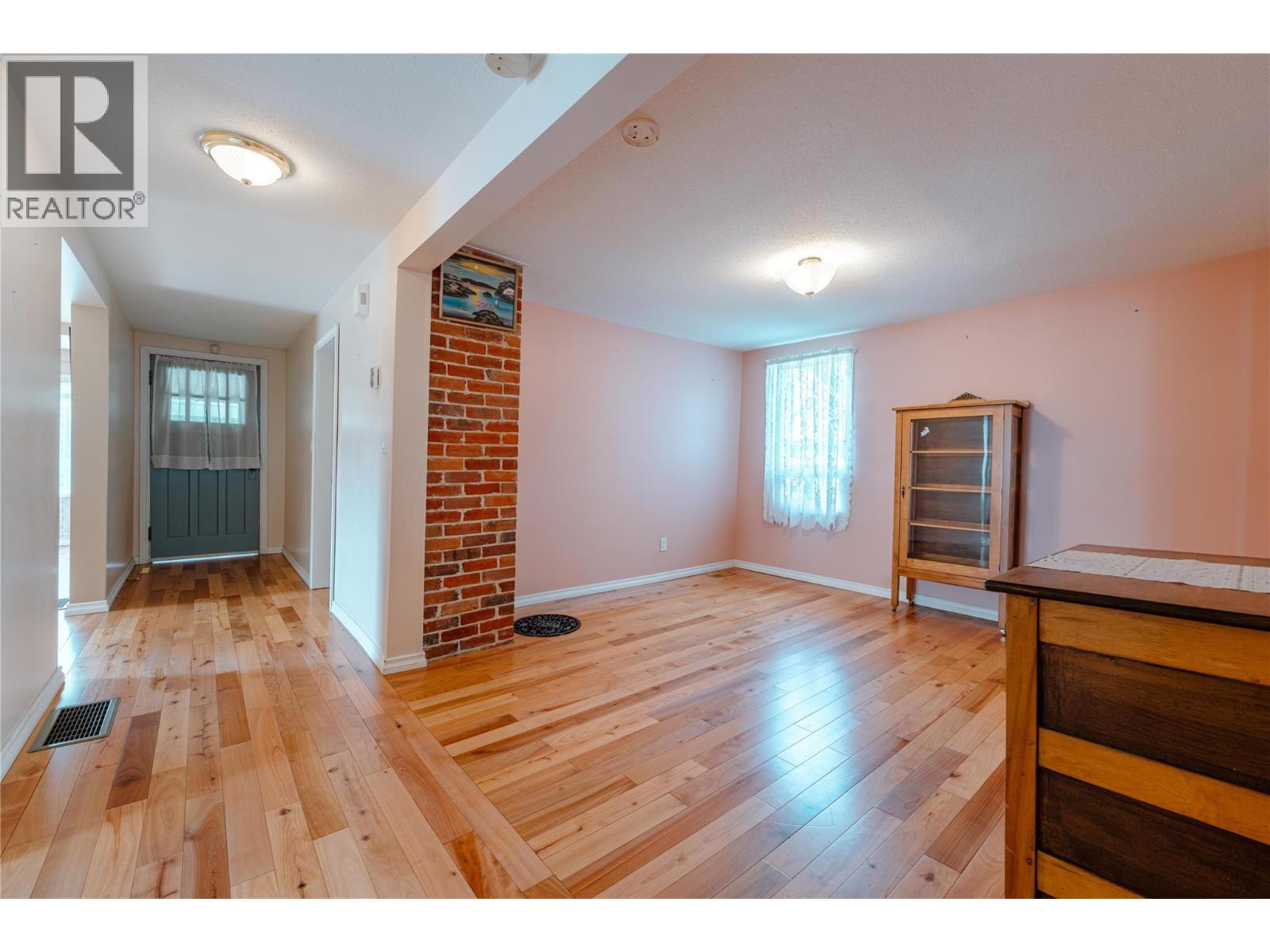 614 Railway Avenue, Revelstoke