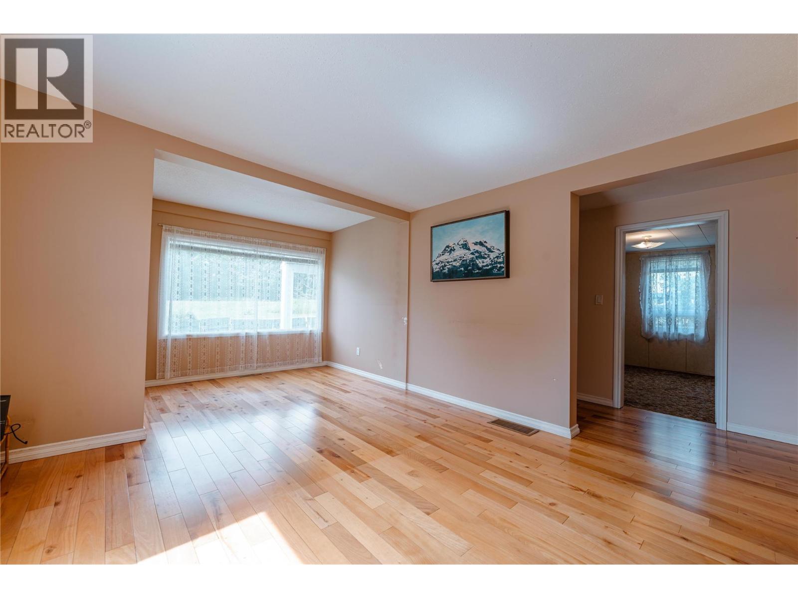 614 Railway Avenue, Revelstoke