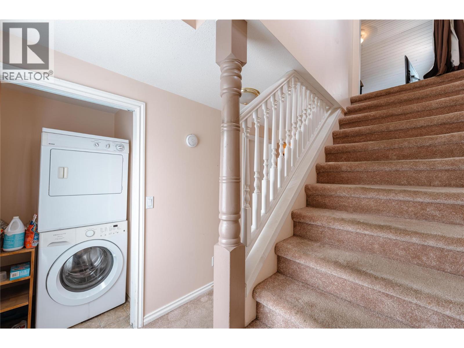 614 Railway Avenue, Revelstoke
