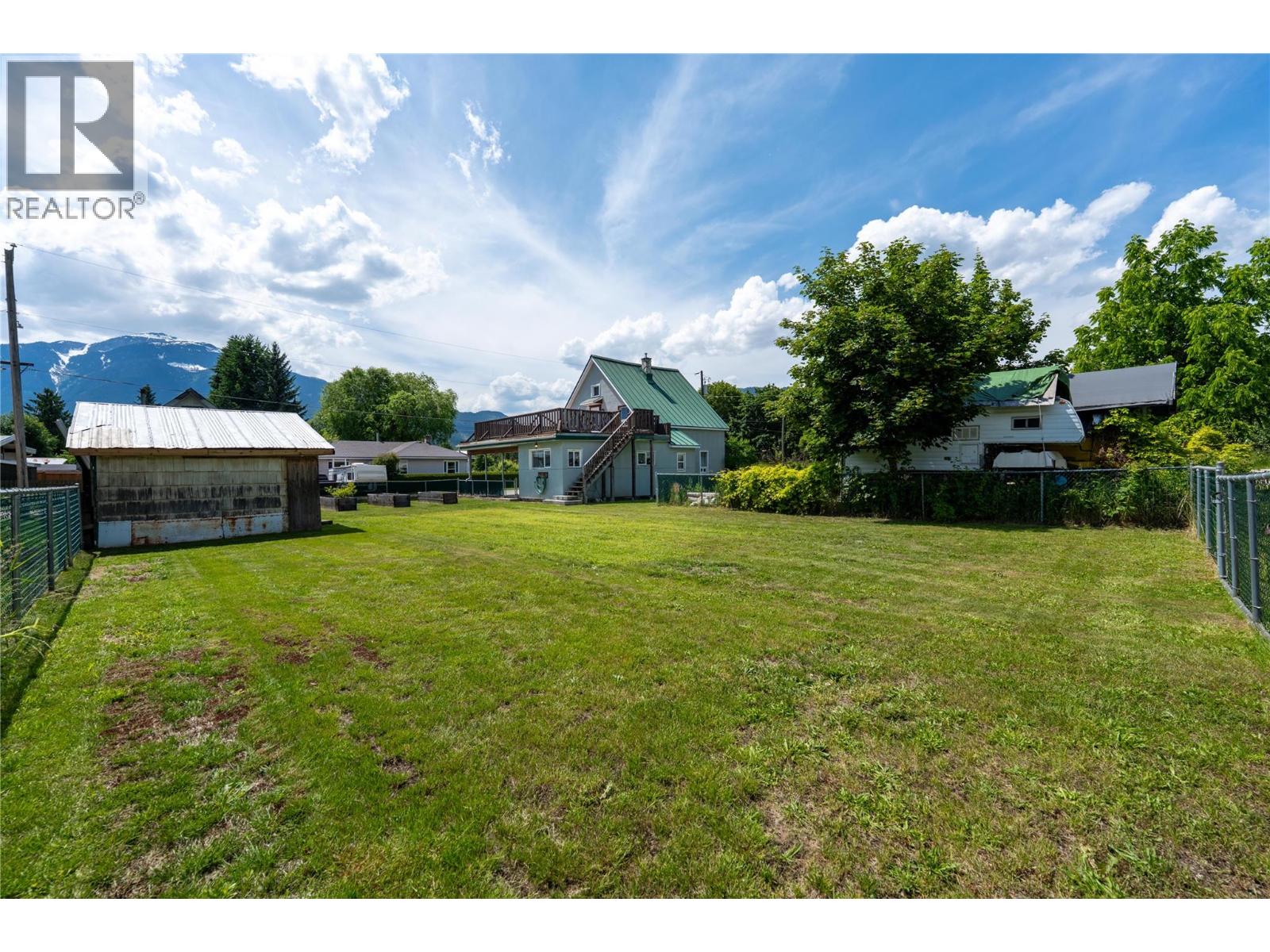 614 Railway Avenue, Revelstoke
