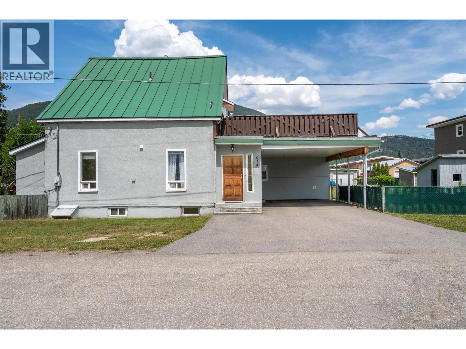 614 Railway Avenue, Revelstoke