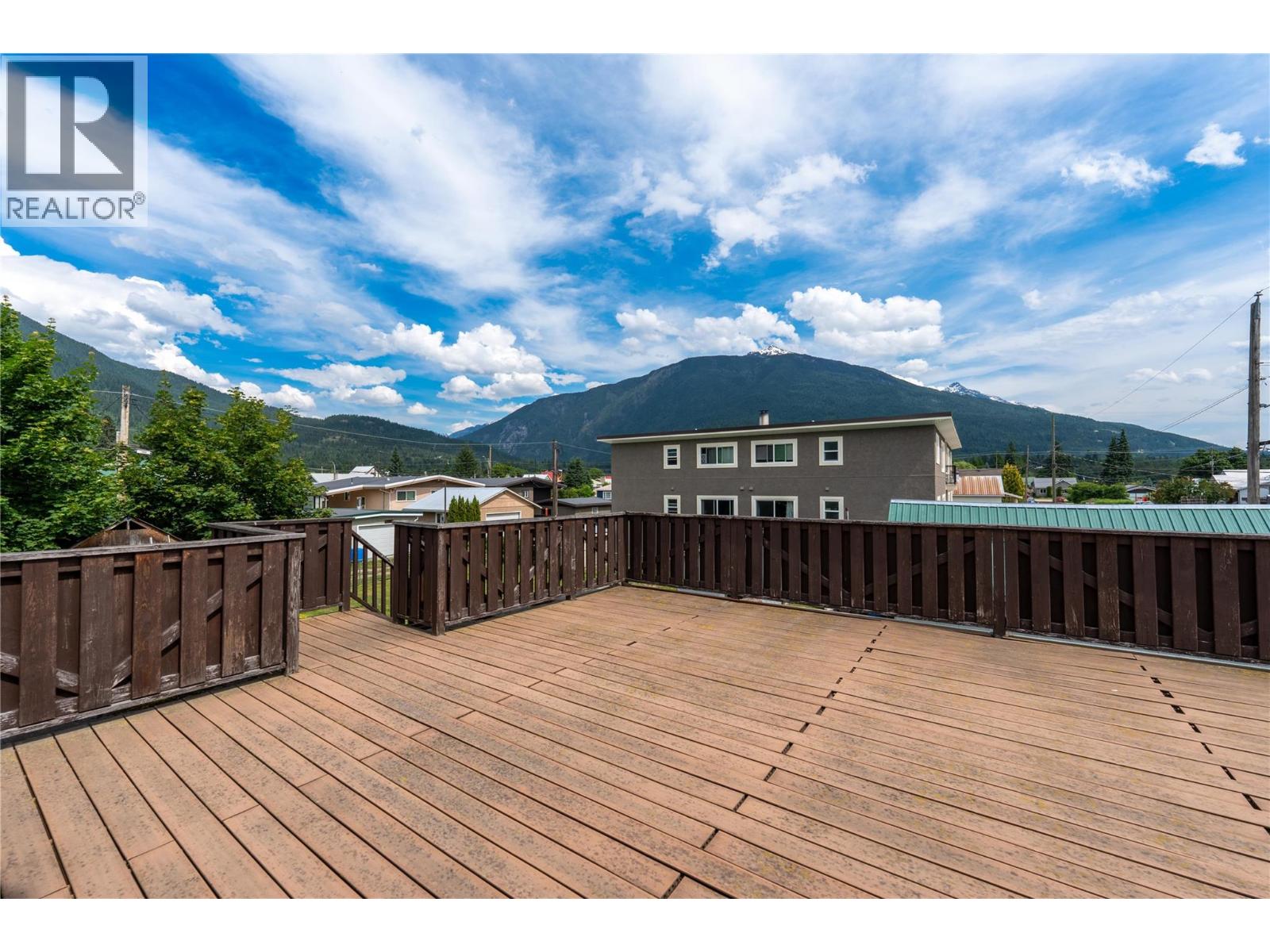 614 Railway Avenue, Revelstoke