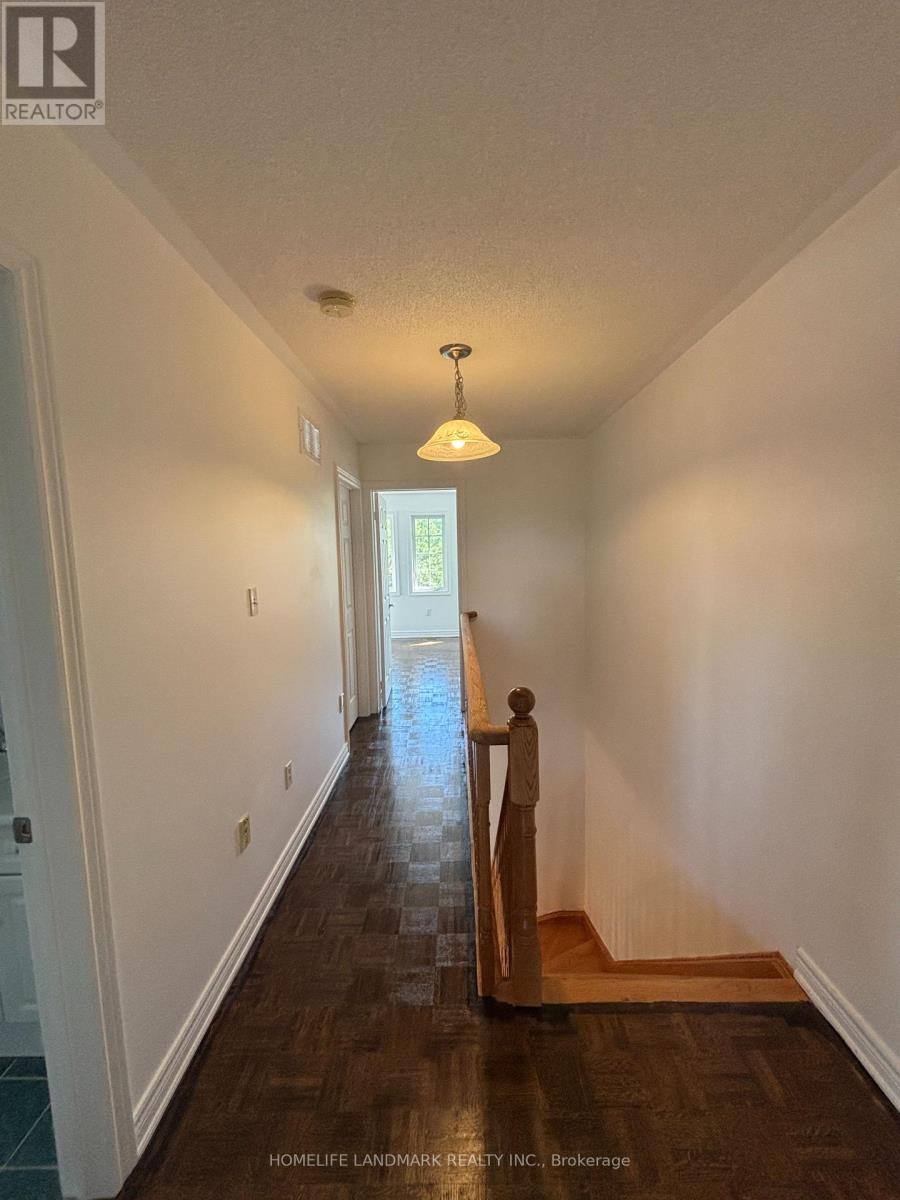 Photo 2 of 312 Tall Grass Trail, Vaughan ON