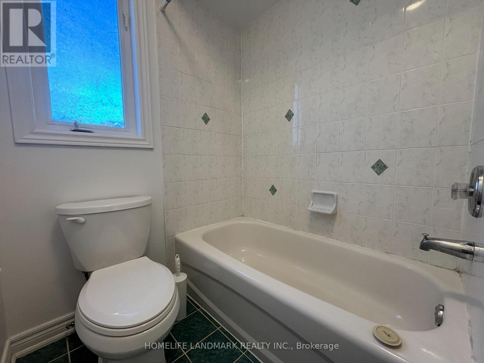 Photo 18 of 312 Tall Grass Trail, Vaughan ON