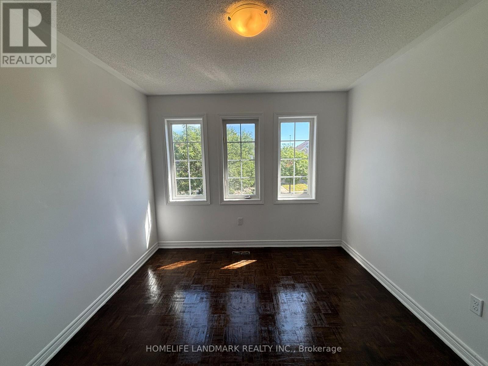 Photo 23 of 312 Tall Grass Trail, Vaughan ON