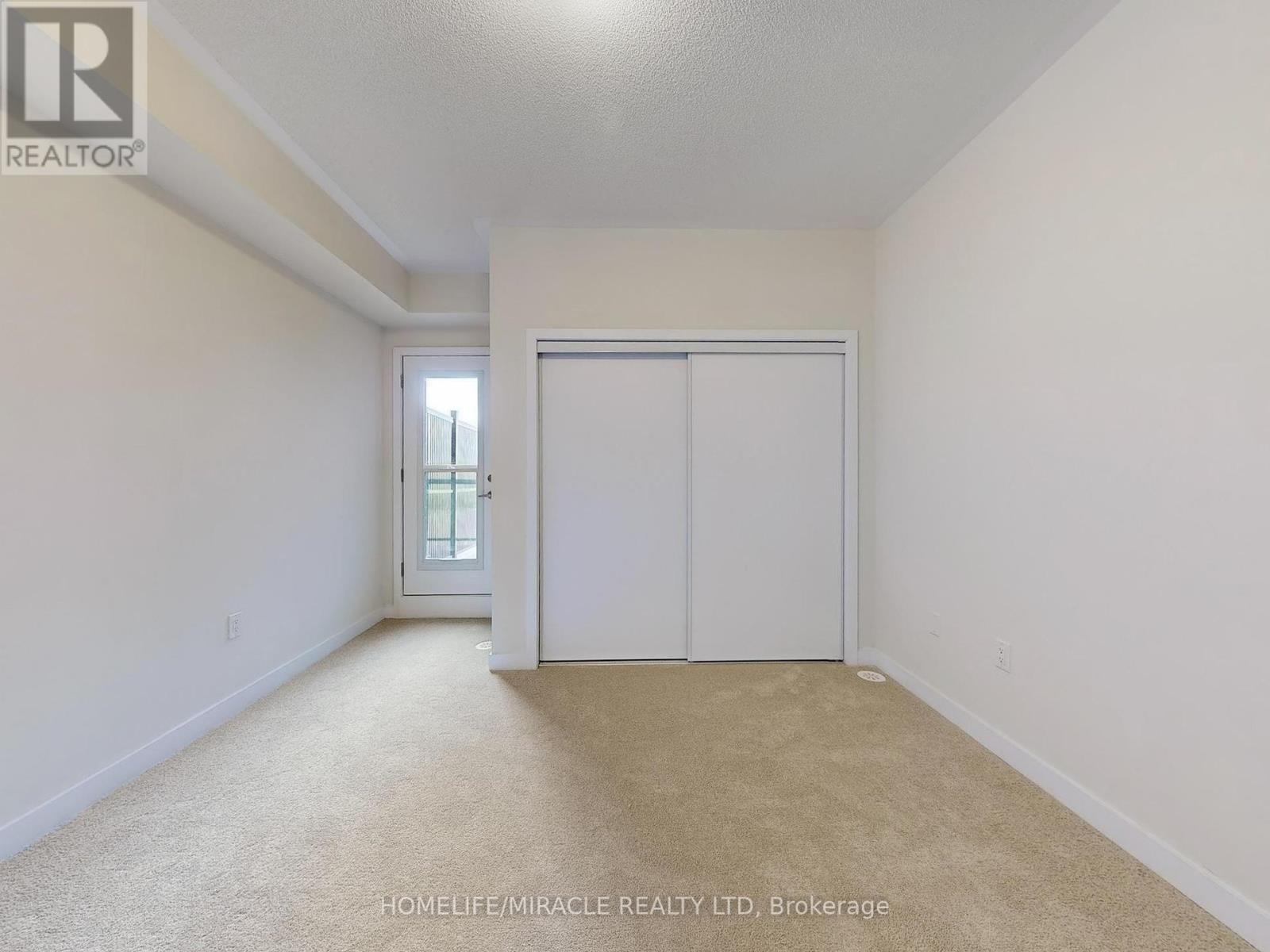 Photo 13 of 41 Kintall Way, Vaughan ON