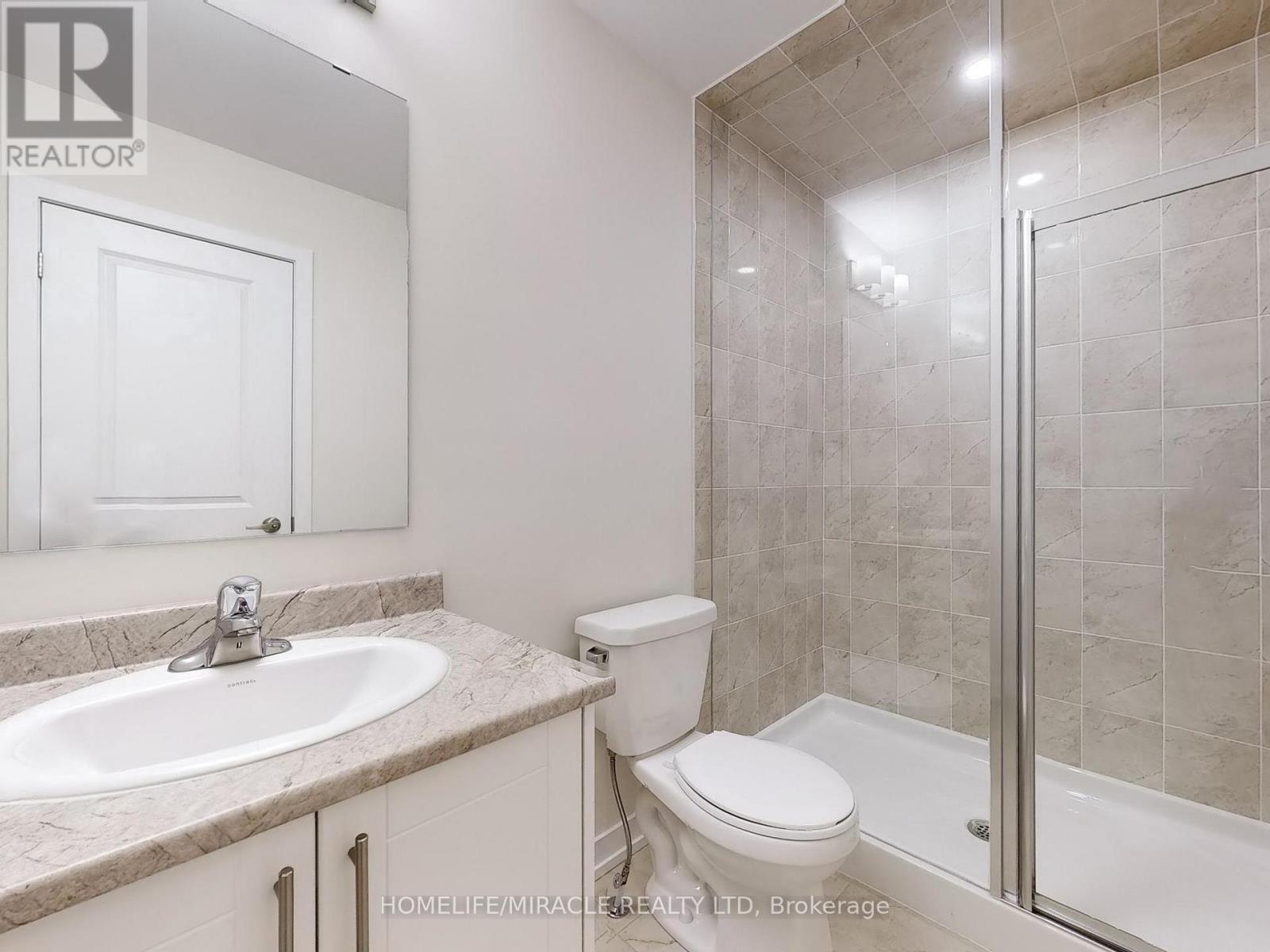 Photo 16 of 41 Kintall Way, Vaughan ON