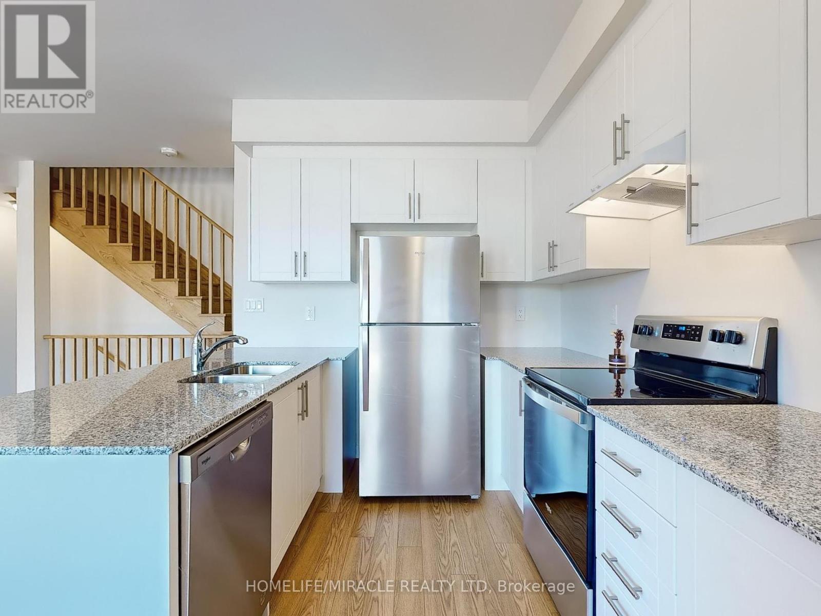 Photo 6 of 41 Kintall Way, Vaughan ON