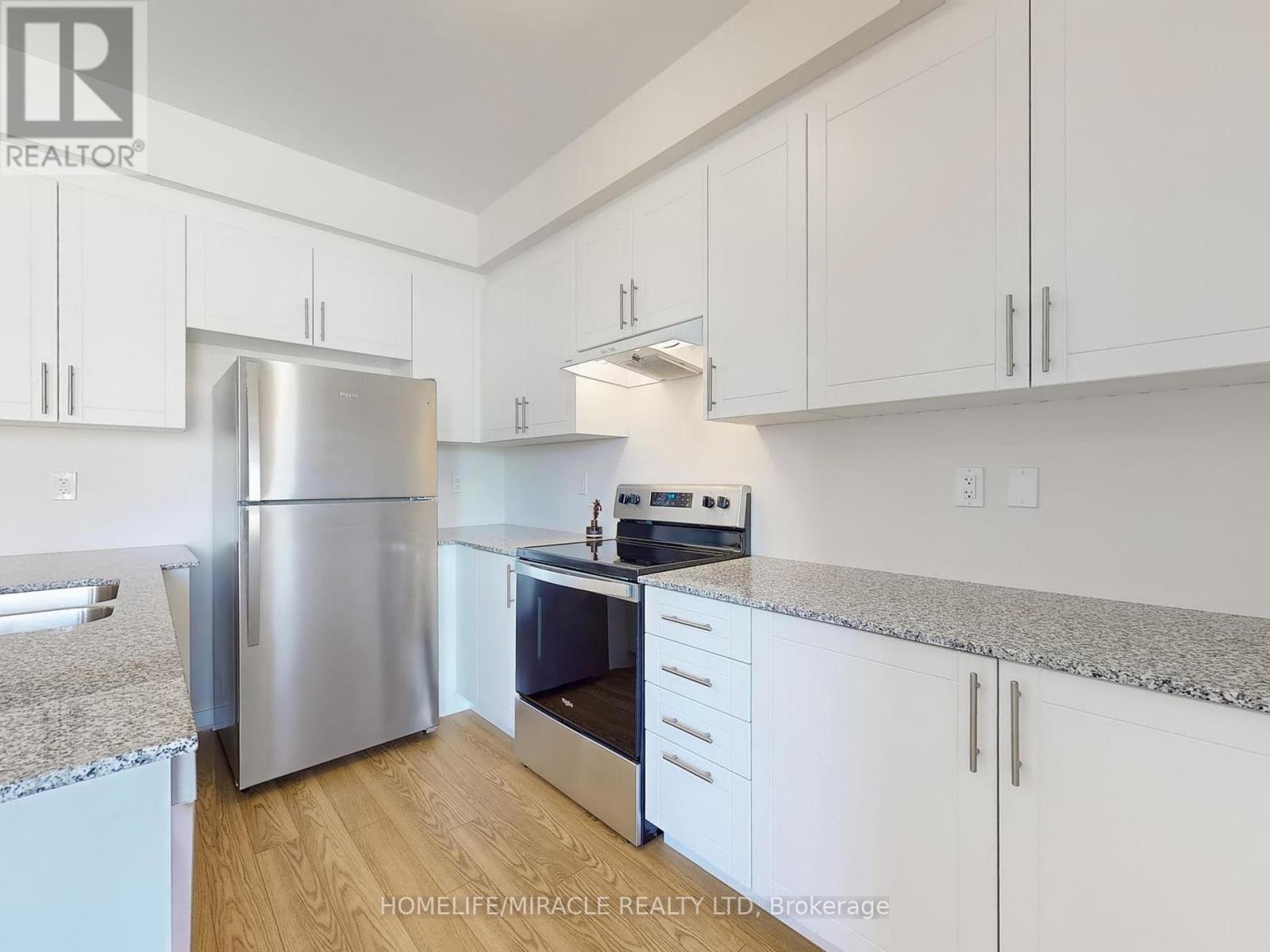 Photo 8 of 41 Kintall Way, Vaughan ON