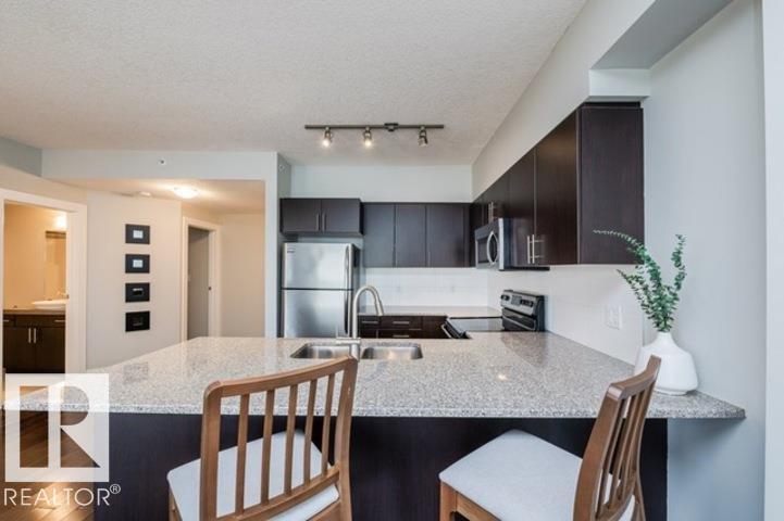 Photo 14 of 1705 10152 104 St Nw, Edmonton AB