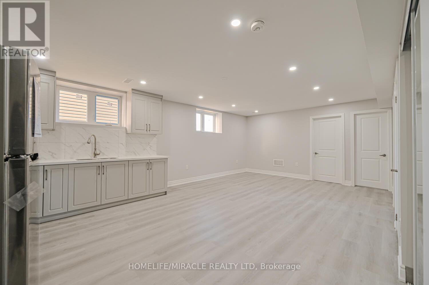 Photo 21 of 8 Beatrice Drive, Wasaga Beach ON