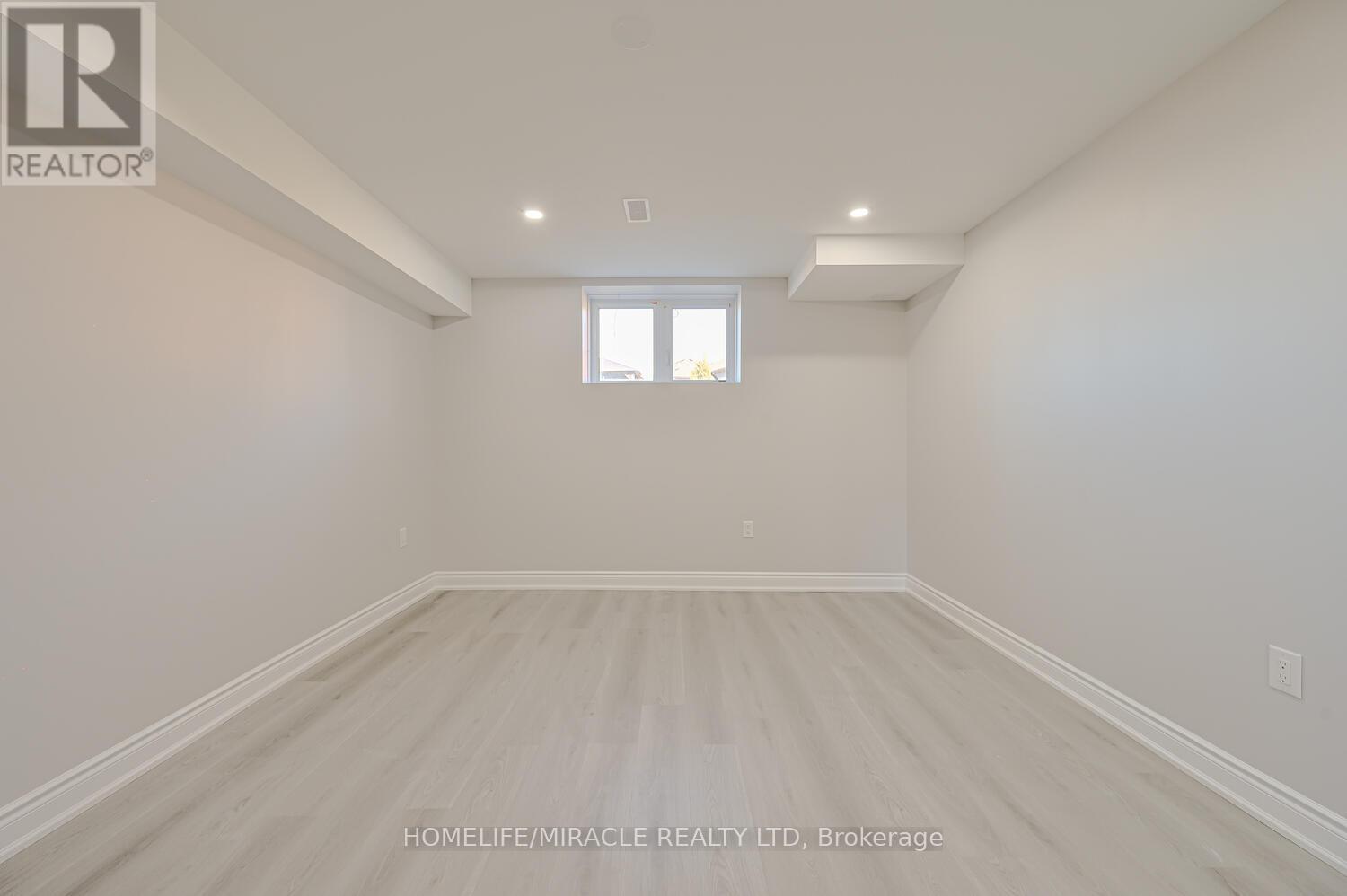 Photo 24 of 8 Beatrice Drive, Wasaga Beach ON