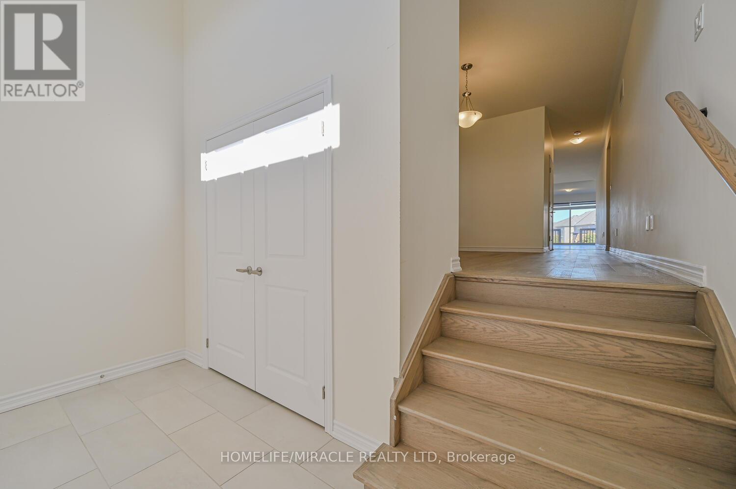 Photo 6 of 8 Beatrice Drive, Wasaga Beach ON
