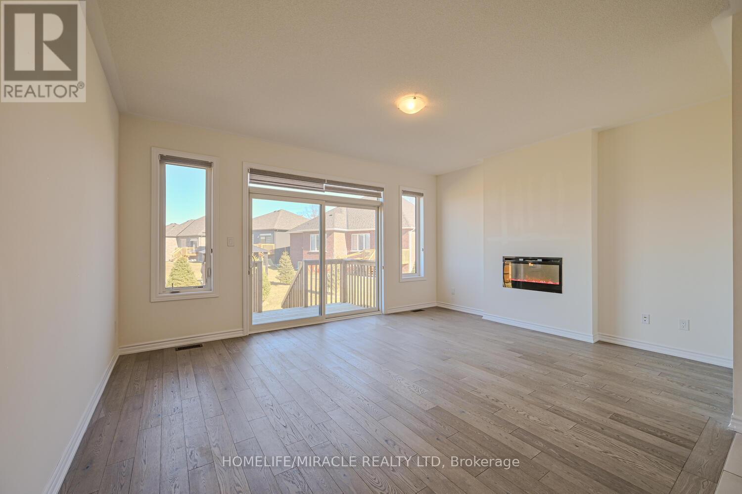 Photo 9 of 8 Beatrice Drive, Wasaga Beach ON