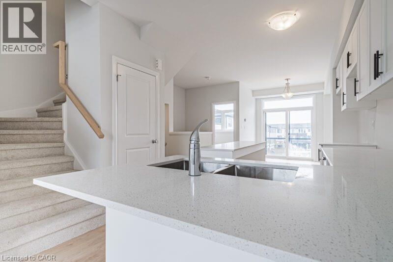 Photo 5 of 155 Equestrian Way Unit 22, Cambridge ON