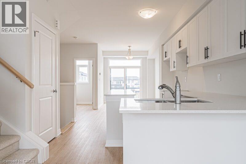 Photo 3 of 155 Equestrian Way Unit 22, Cambridge ON