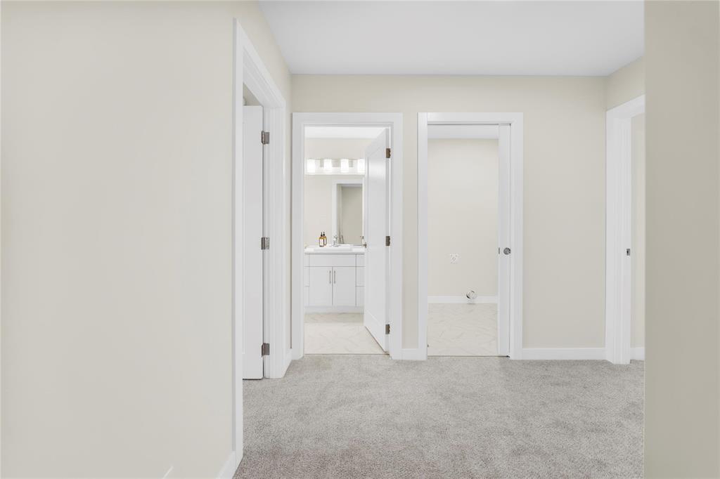 Photo 17 of 229 Kingshead Road, Niverville MB