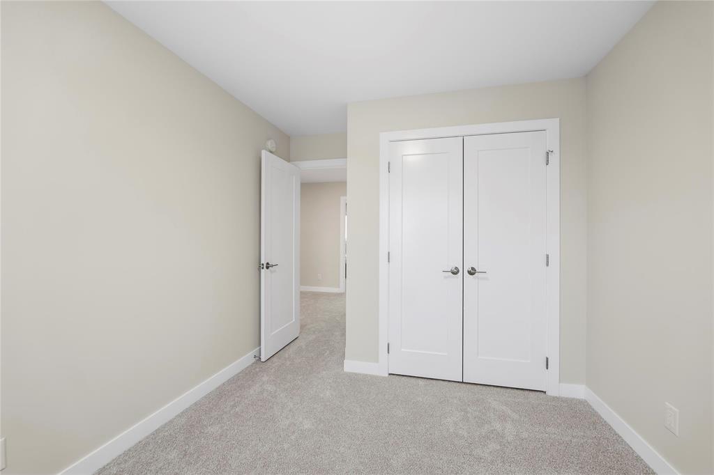 Photo 29 of 229 Kingshead Road, Niverville MB