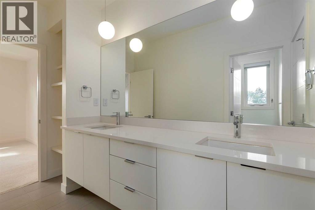 Single Family House for Sale in   Avenue SW North Glenmore Park Calgary 