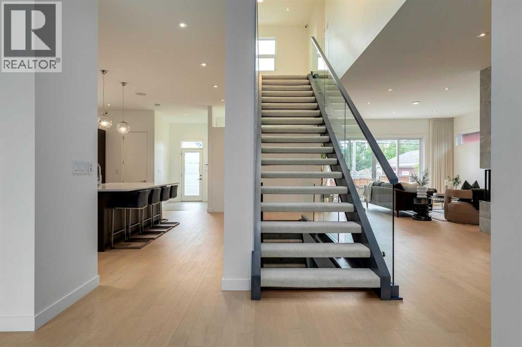 Single Family House for Sale in   Avenue SW North Glenmore Park Calgary 