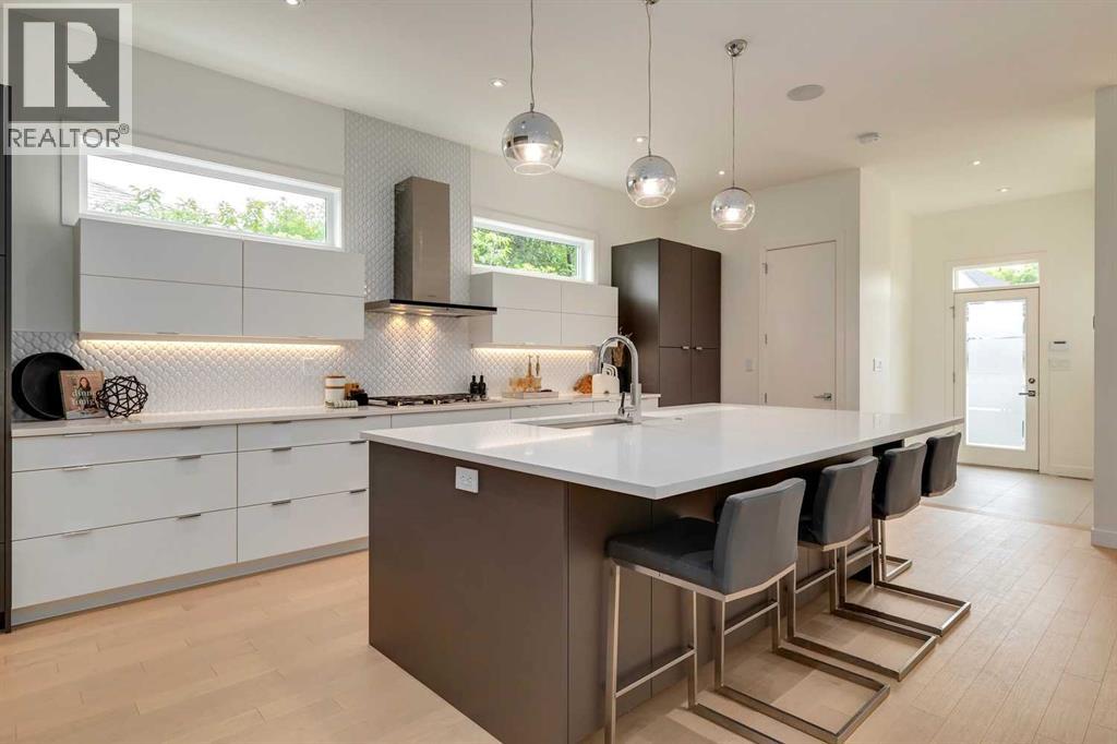 Single Family House for Sale in   Avenue SW North Glenmore Park Calgary 