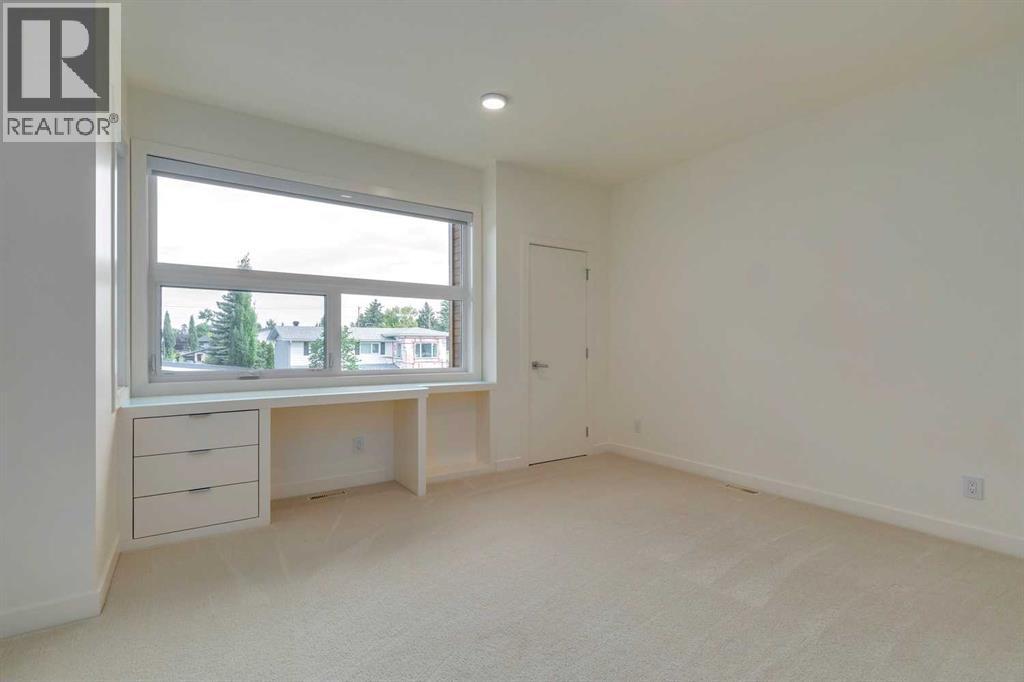 Single Family House for Sale in   Avenue SW North Glenmore Park Calgary 