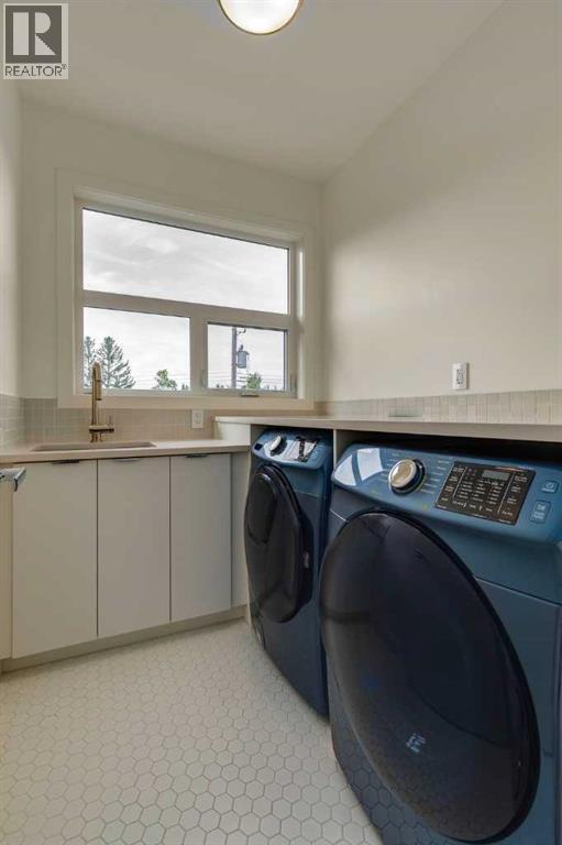 Single Family House for Sale in   Avenue SW North Glenmore Park Calgary 