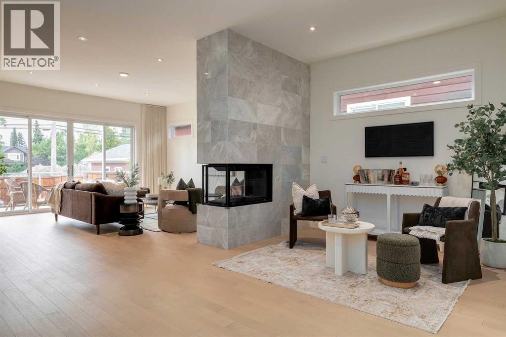 Single Family House for Sale in   Avenue SW North Glenmore Park Calgary 
