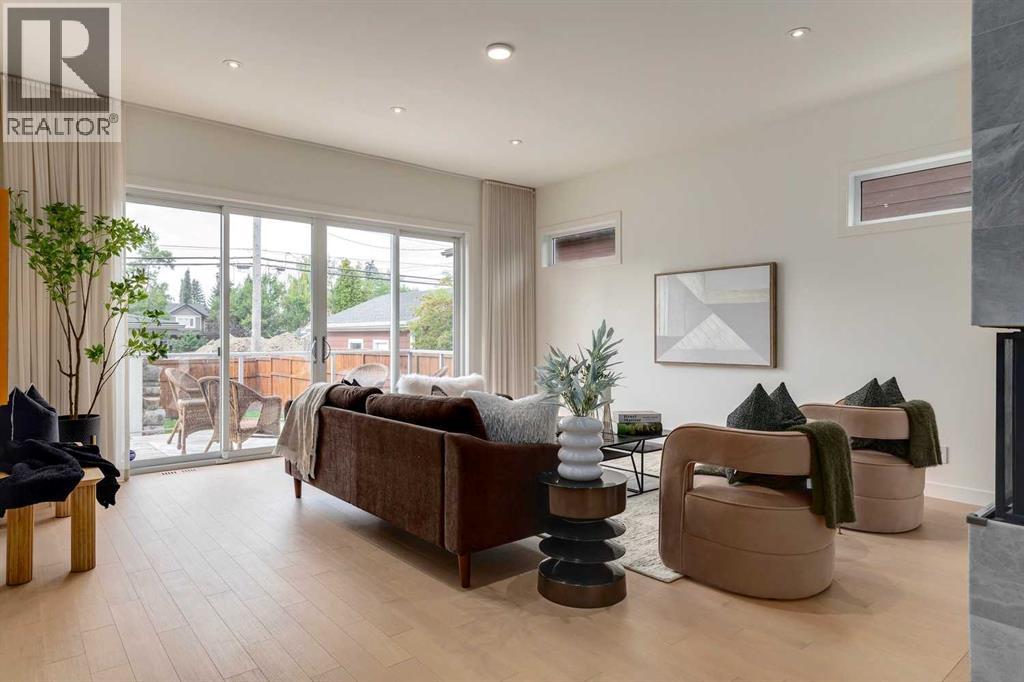 Single Family House for Sale in   Avenue SW North Glenmore Park Calgary 