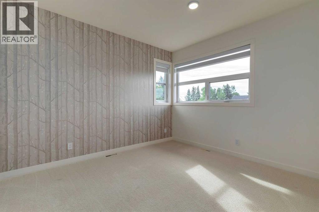 Single Family House for Sale in   Avenue SW North Glenmore Park Calgary 