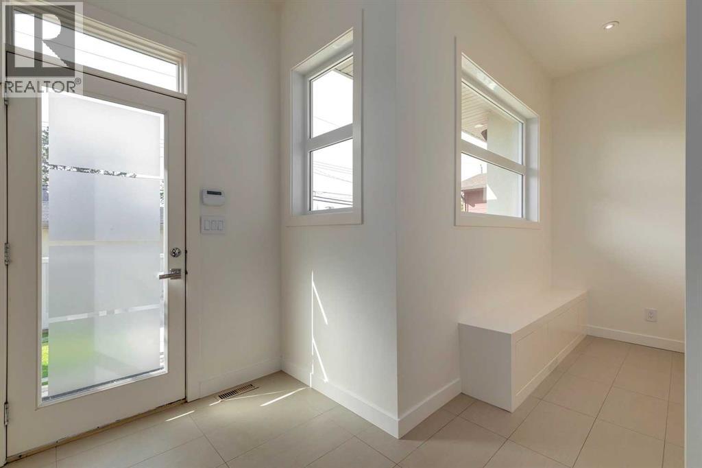 Single Family House for Sale in   Avenue SW North Glenmore Park Calgary 