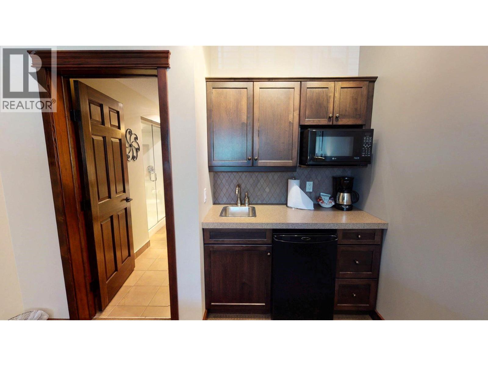 #634 B 600 BIGHORN BOULEVARD - 42