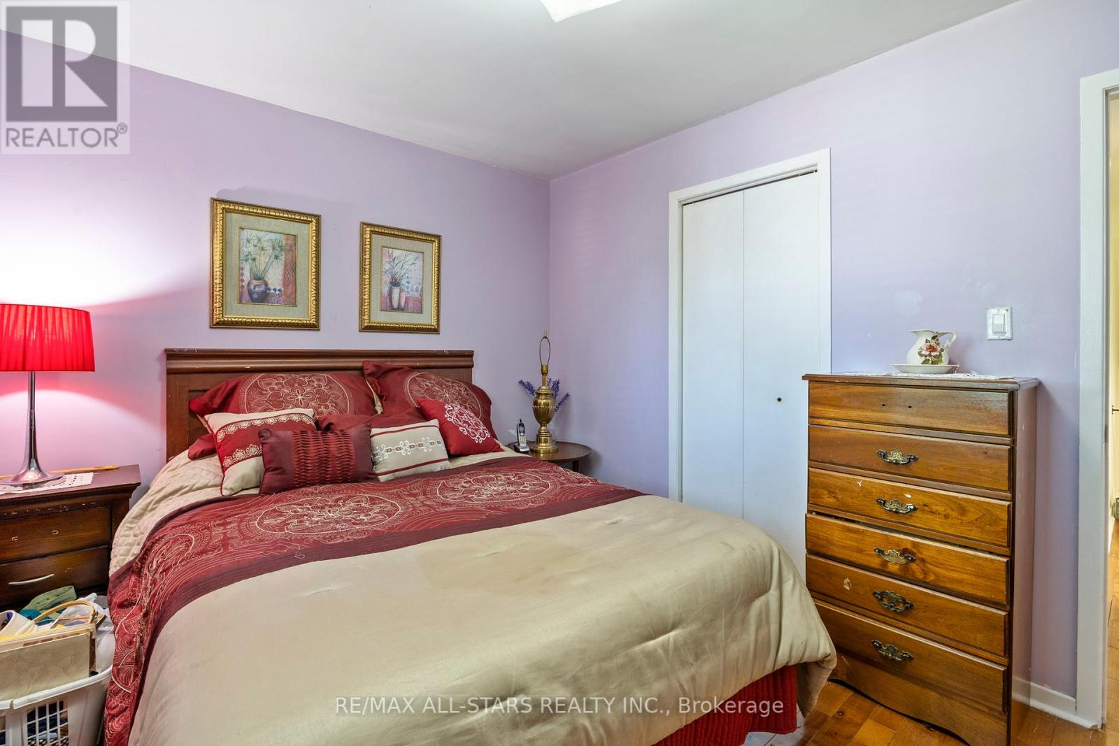 Photo 13 of 54 Kennaley Crescent E, Toronto ON