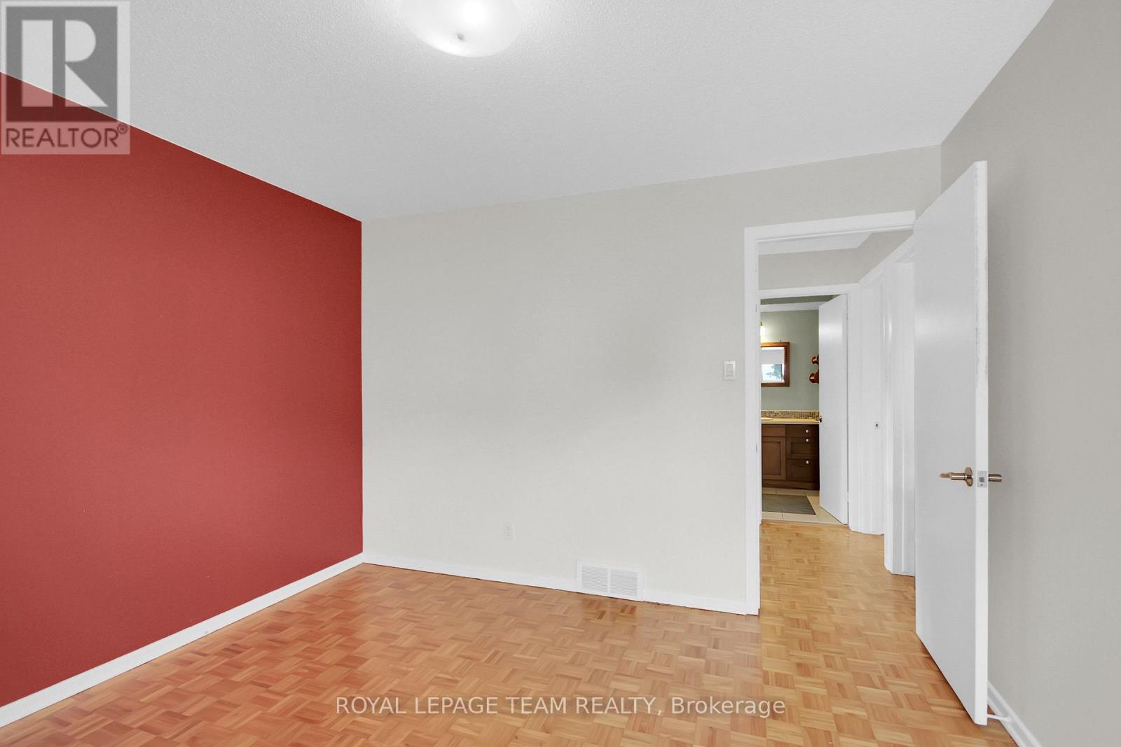 Photo 35 of 26 Jackson Court, Ottawa ON
