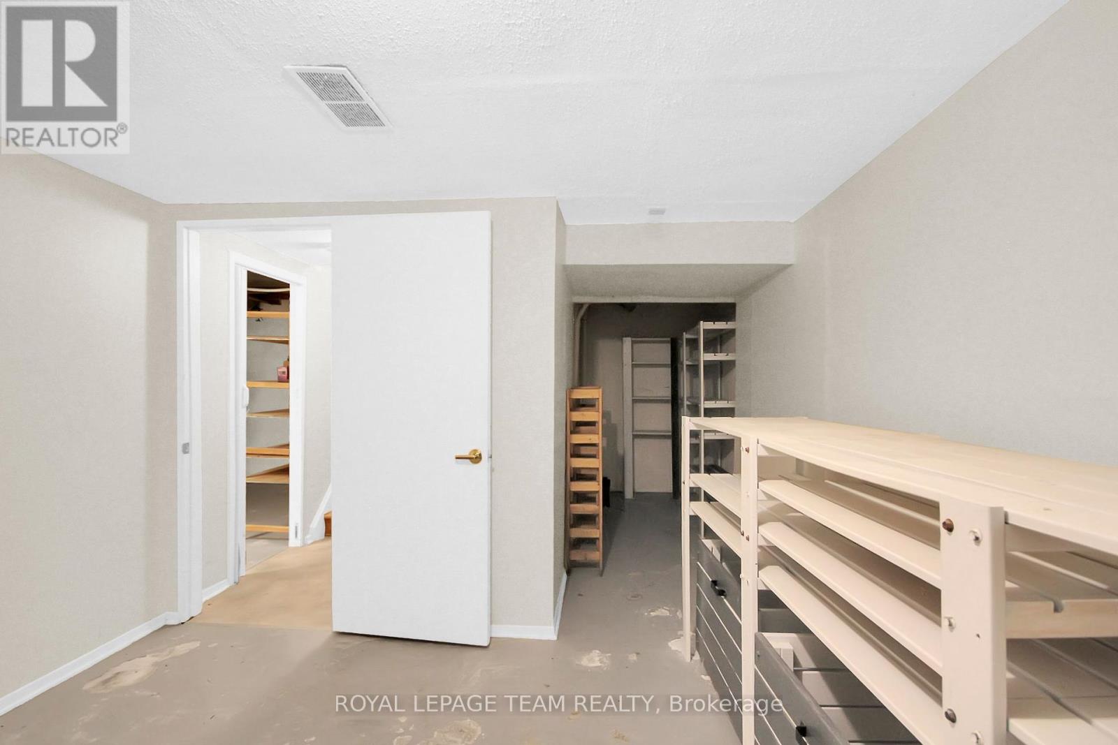 Photo 21 of 26 Jackson Court, Ottawa ON