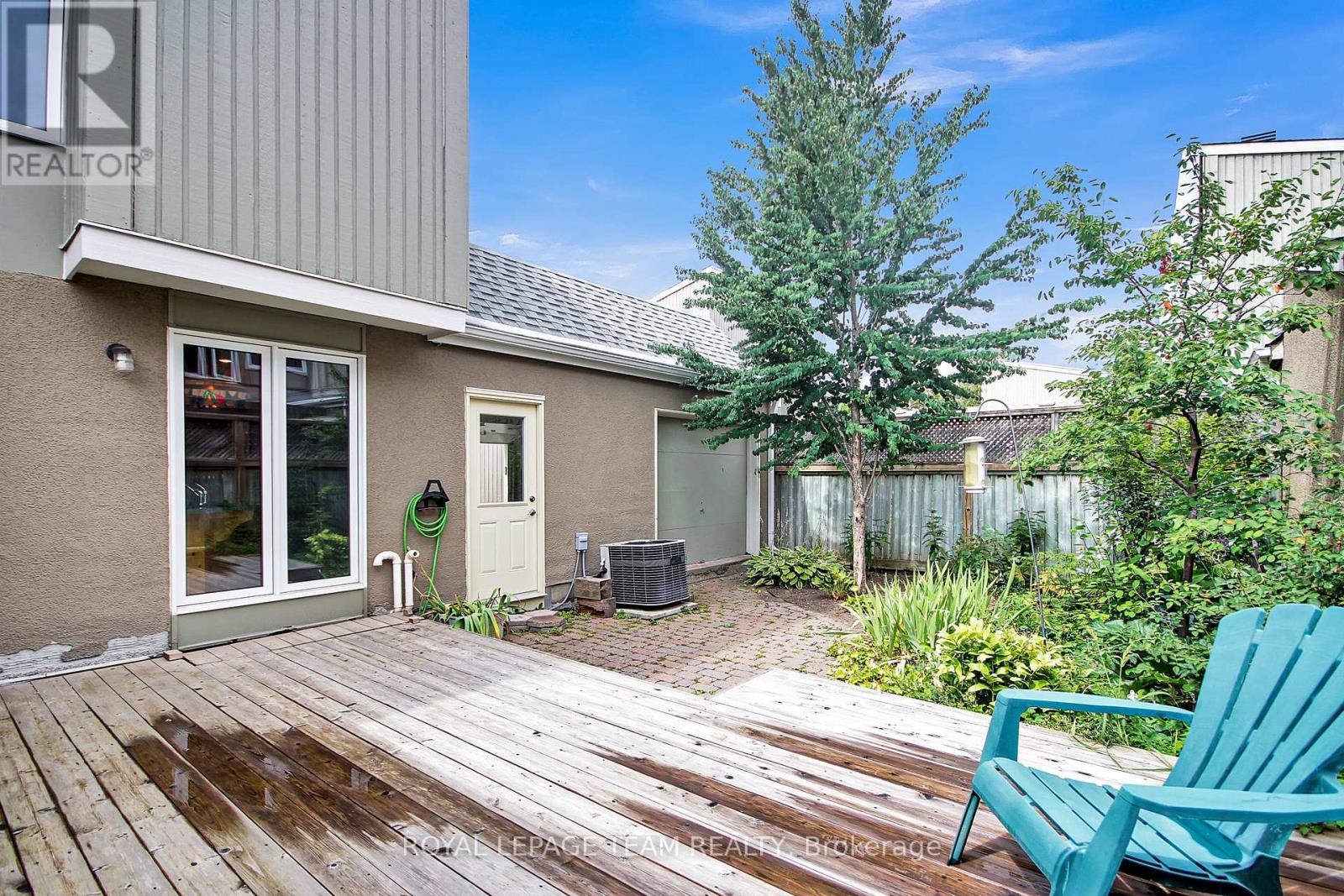 Photo 14 of 26 Jackson Court, Ottawa ON