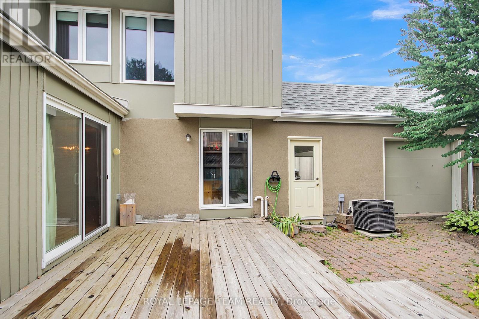 Photo 22 of 26 Jackson Court, Ottawa ON