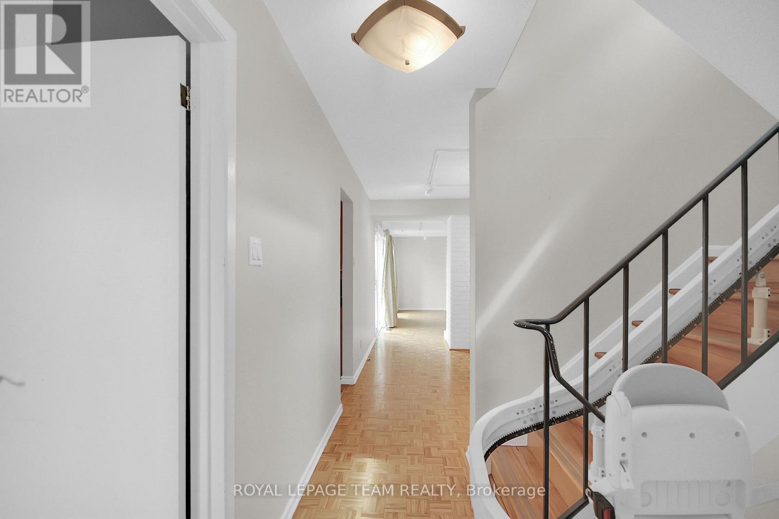 Photo 33 of 26 Jackson Court, Ottawa ON